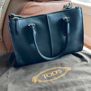 TOD’S black leather tote bag (NWT)